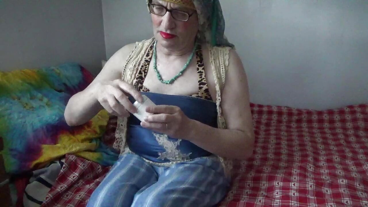 Ladyboy Serge Ave-Lusin. 2026jb