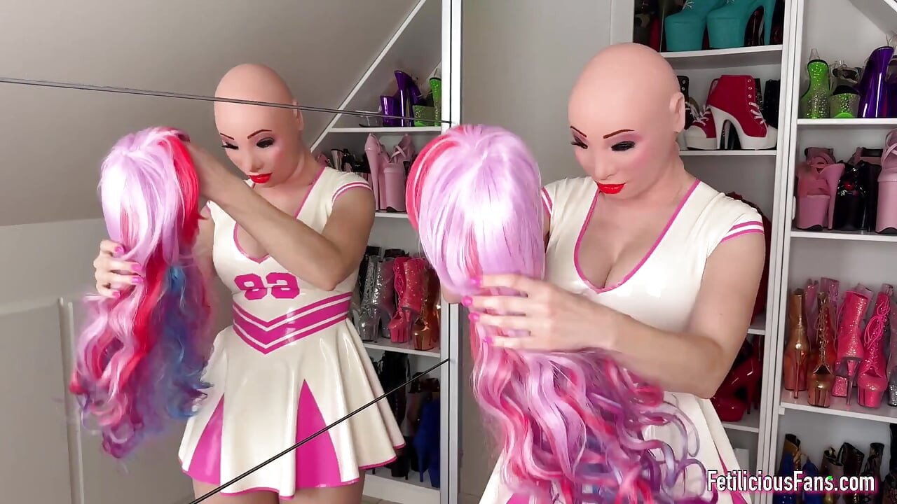 Búp bê hư hỏng
