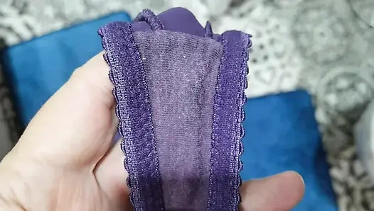 Застукали нюхающей ее трусики. Ролевая игра в видео от первого лица