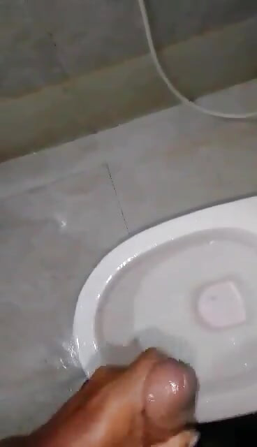 Desi pojke badrum