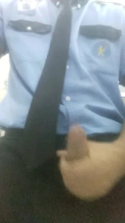 Policia brasileno me da su leche