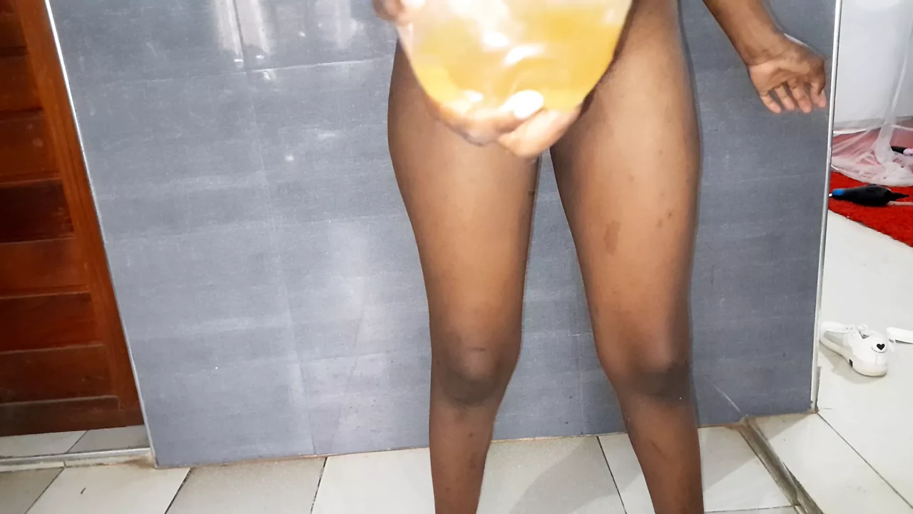 After the cumshot and good fuck I pissed and went to bathe, washing my pussy well to fuck again
