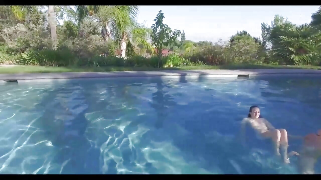 Marea provocare a supermodelelor lesbiene!! - (Provocarea #07)