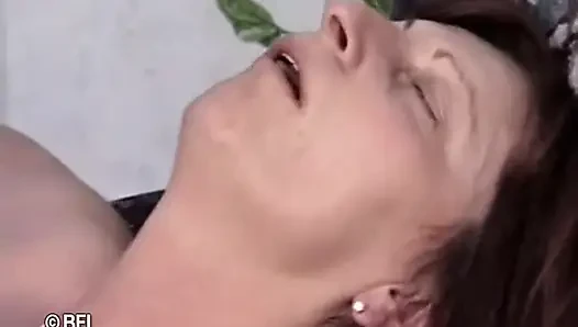 Git ve genç yarağıma bin