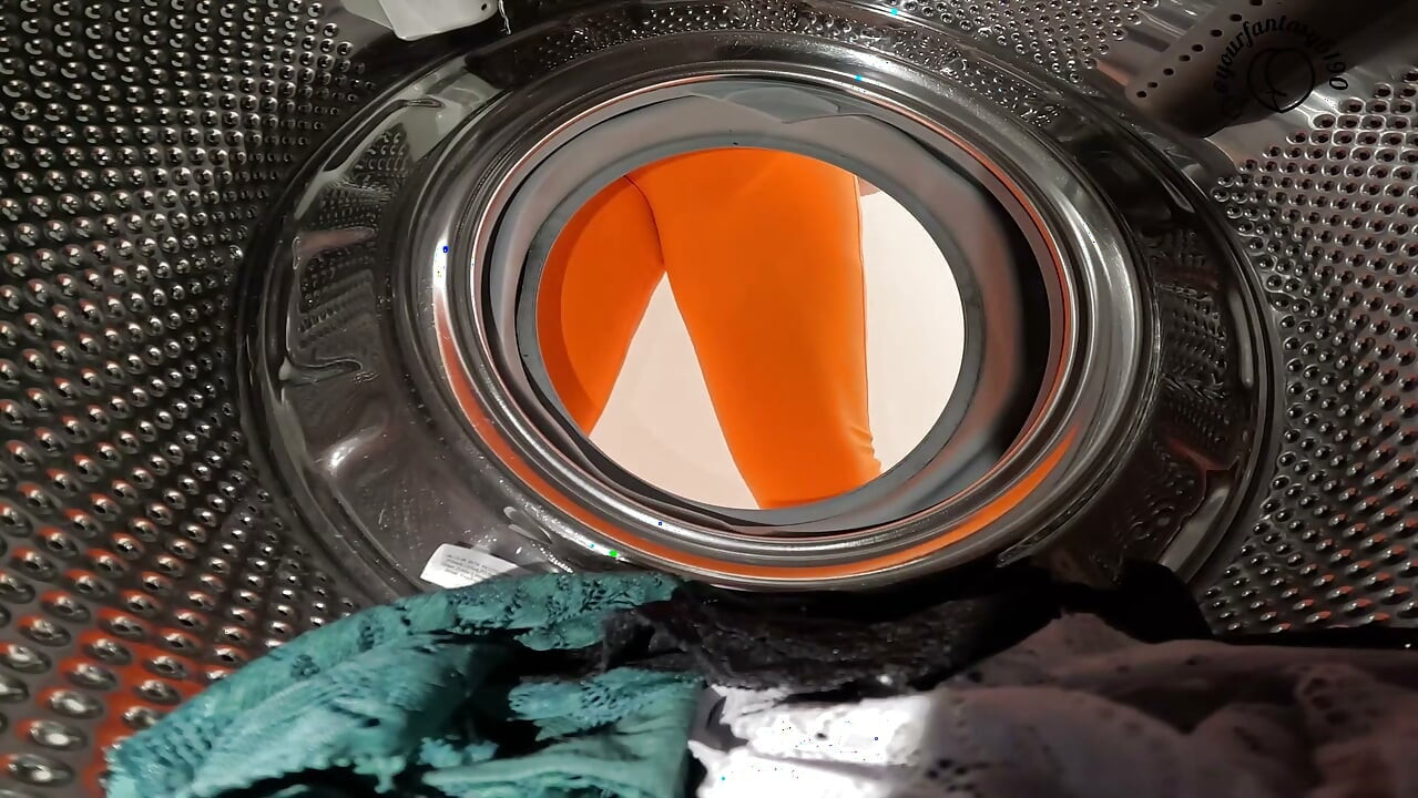 Füllen der waschmaschine mit meinen grässlichen furzen