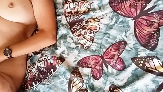 Amatör ev yapımı mfm üçlü seks! Arkadaşı karısının amına ve kocasının yüzüne boşalıyor!