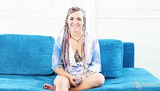 Pixie Lehaj amını yağlıyor