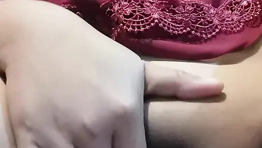 Saya diam-diam datang untuk tinggal menjual saya di kamar sebelum pergi ke sekolah.