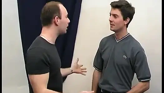 Trio liar dengan penetrasi anal ganda yang menggairahkan