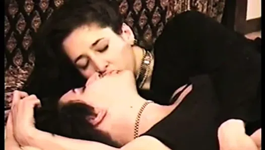 twilightwomen - lesbian tribbing orgasms