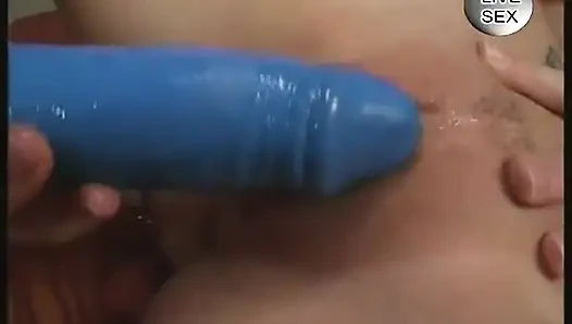 Pantat bahenol cewek rambut pirang ini dientot habis-habisan sama mainan seks sebelum nyepong kontol pov