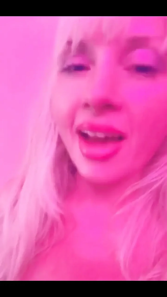 Stepmommy Dances Slutty for You