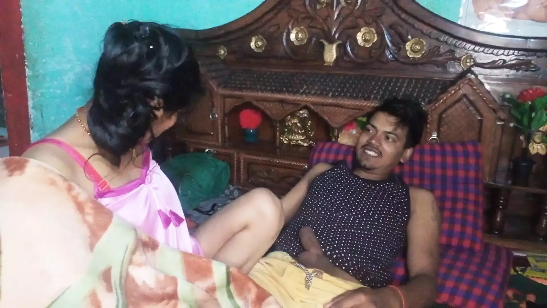 La sexy casalinga bihari viene scopata con suo suocero - coppia bihari