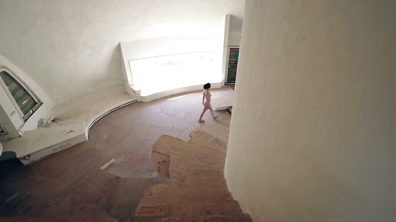 Sexy Student Give Me Risky Blowjob in Abandoned Luxury Villa