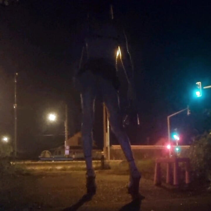 A Whore in a Mini-Skirt Ras du CuL, on the Edge of the🛣Nationale 7 in BRUNOy. 2H00 VaneSsaBiTCHx PariSChienneTrvprod⁹¹