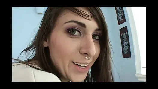 Bulan Stroberi yang Lezat