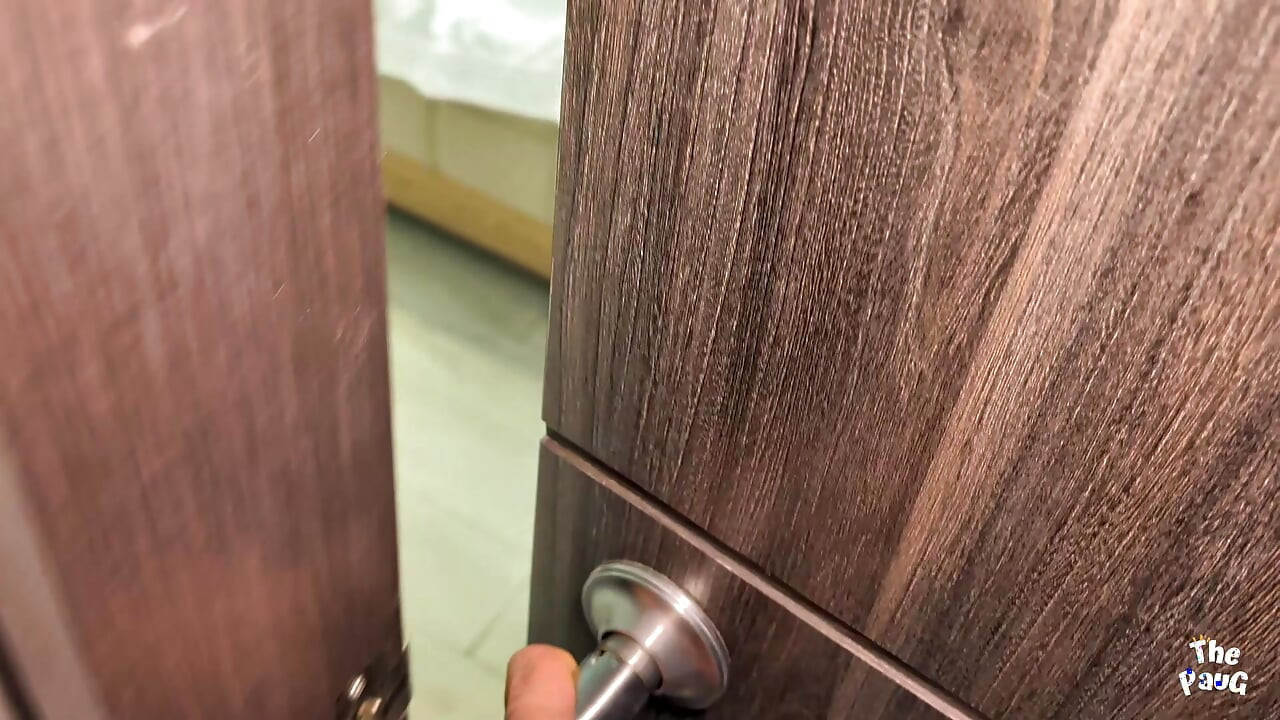 Mere sautele paapa ne mujhe tauliya men pakra aur andar skhalan ke saath mere sharir ka pata lagaaya