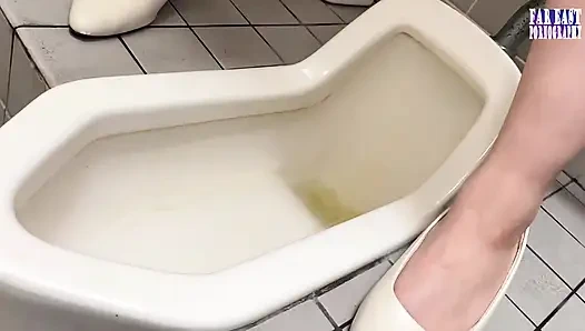 Deep-core Gulp Bliss as She Savors Every Warm Drop in a Dual-mouth Climax Date - 1/4