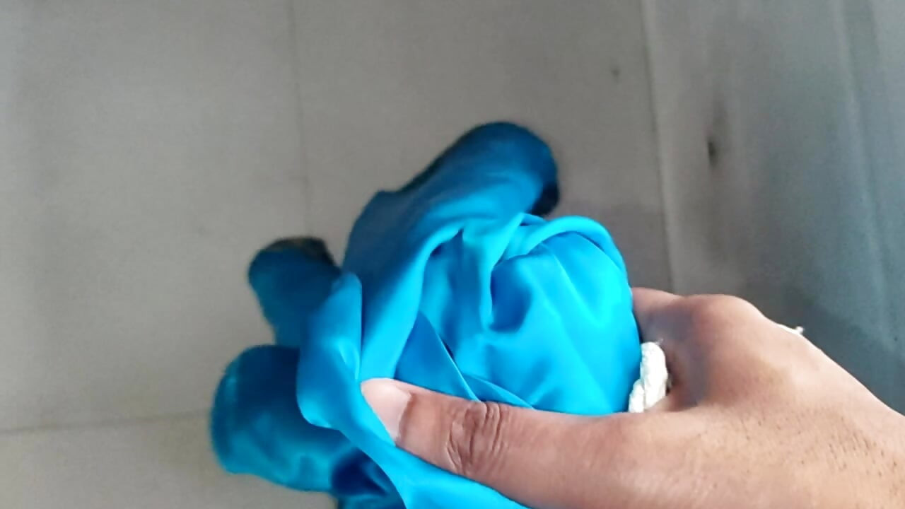 サテンシルクのハンドジョブポルノ - 隣人のサテンブルーレンガハンドジョブ(144)