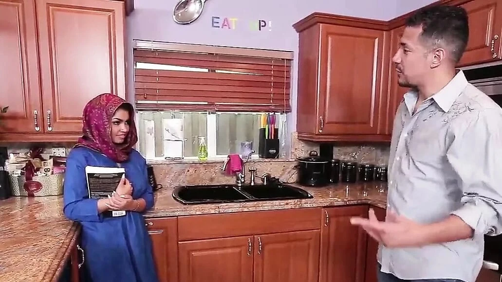 TeenPies - Muslim Girl Praises Ah-Laong Dick