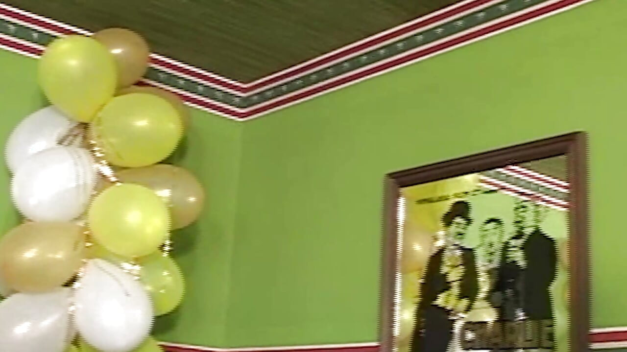 Juguetones Latinos - 1_trio De Escenas De Latinos Musculosos Tienen Sexo Durante El Trabajo