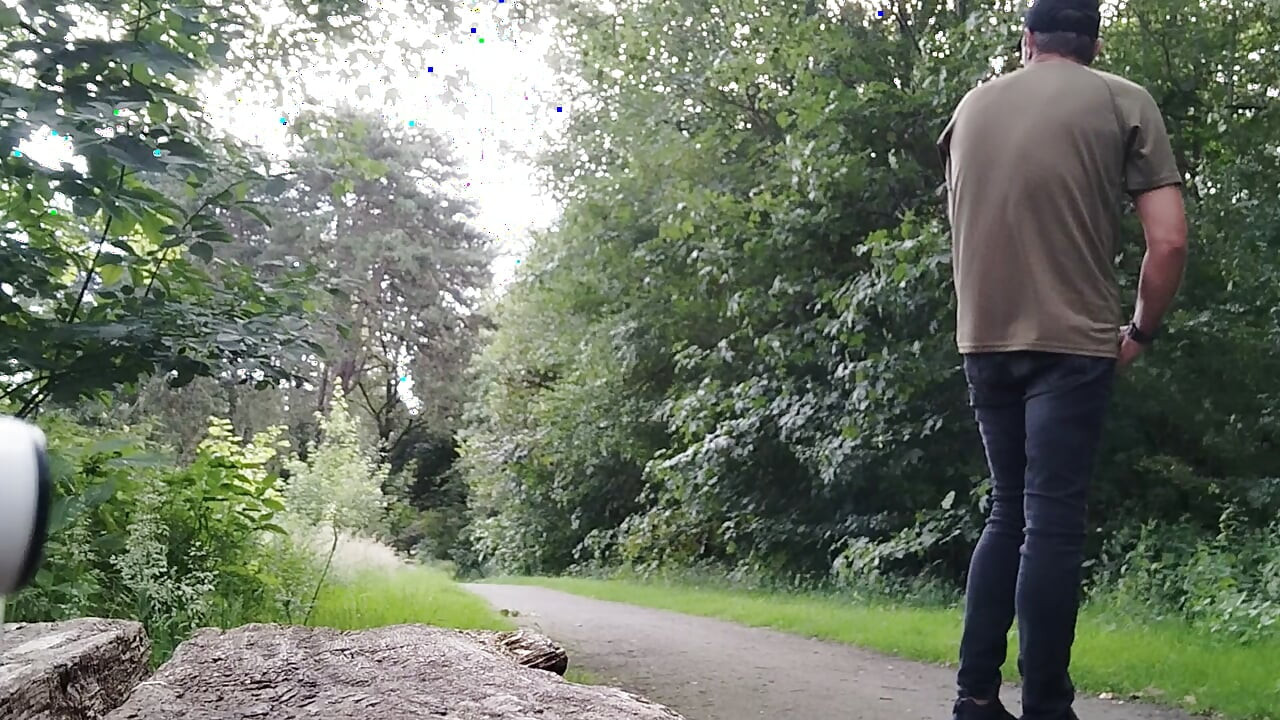 Cumshot in the park