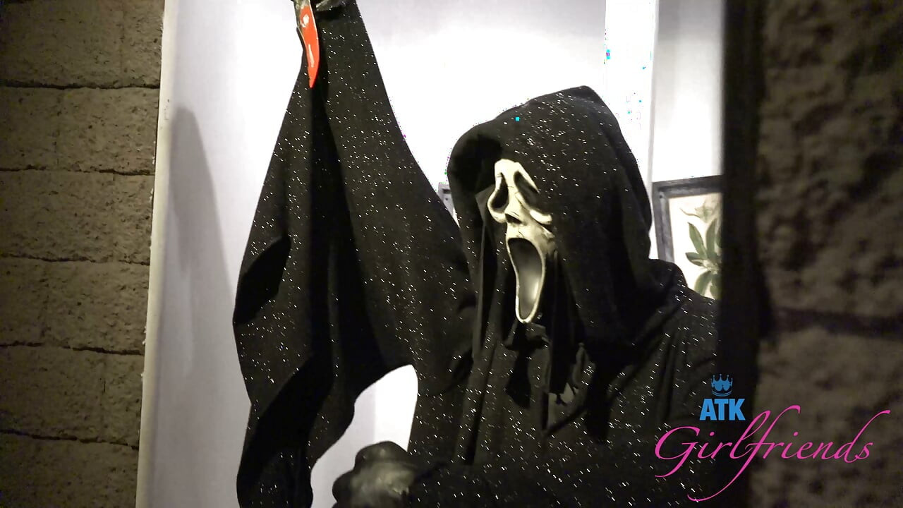새엄마와 함께하는 즐거운 하루: 왁스 박물관 및 자동차 타기, 관능적인 마사지