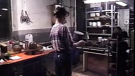 Erika Bella in PERCHE ALLE DONNE PIACE PRENDERLO IN CULO sc 06