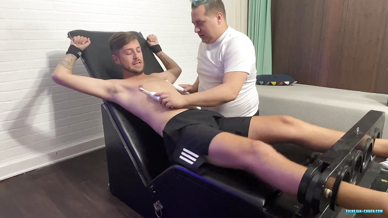 Zlechtěná a vyhoněná Denise
