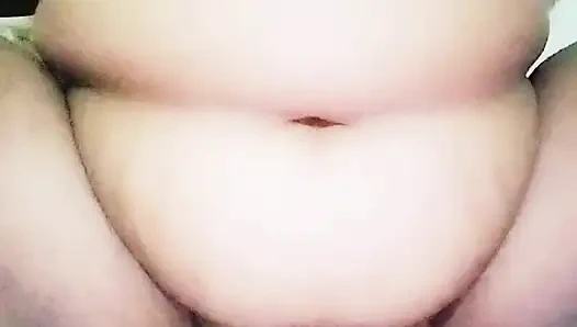 I am fingaring my pussy hardly.