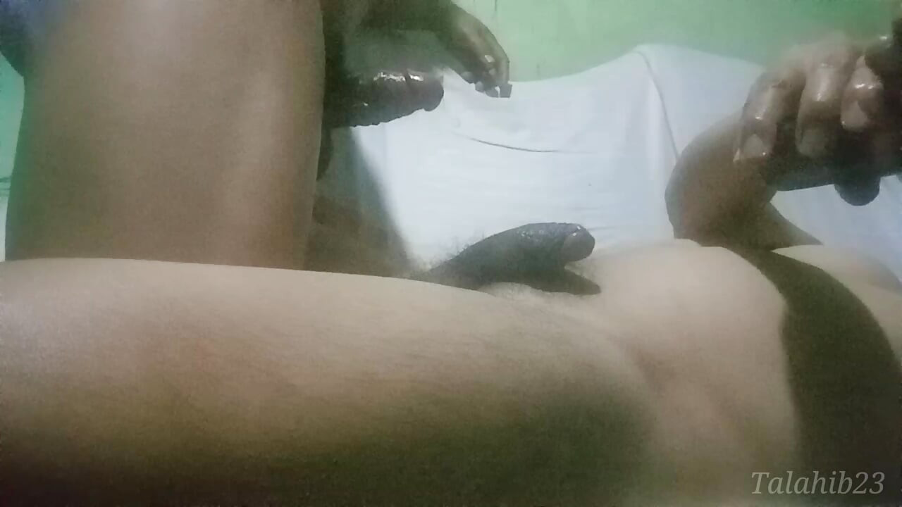 흑인 대물 자지에게 따먹히는 운 좋은 남자