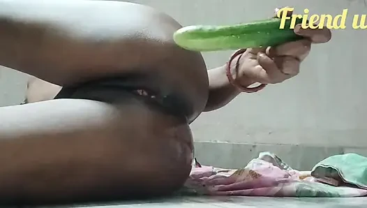 Gadis 18 tahun lagi asik fingering memek bebasnya sampai orgasme