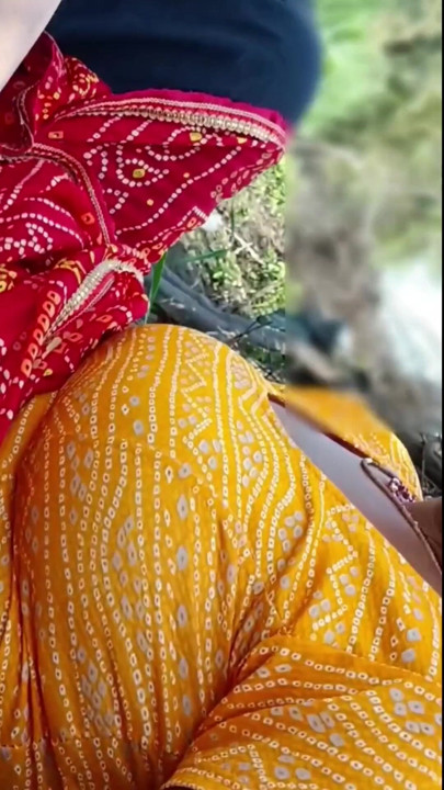 Apne sage chhote devar ke sath bhabhi farm main Apne chhote devar ka land chus kar apni gand marva rahe Apne sabhi… | Clip 3