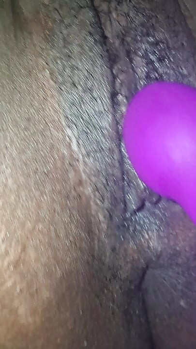 Memekku muncrat di memek aduhaiku!! Bagian 1