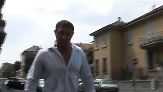 Ngentot memek tua dan muda threesome