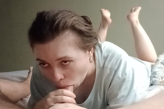 I don't eat after 18:00, so I won't swallow cum. Mouthful of cum
