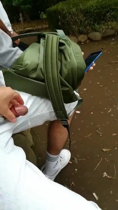 Amateur Mutual Handjob In Park