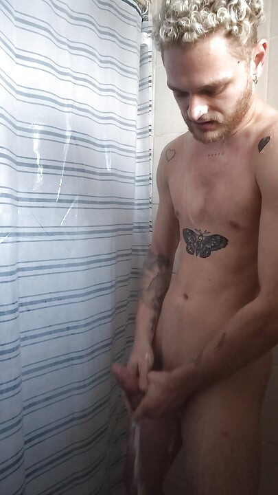 Solo Bisexual Shower Creamy Cumshot