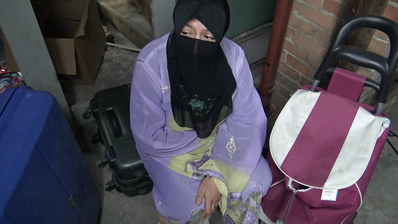 Syrian Refugee Caught And Fucked By German Man - BLASEND UND FICKEN