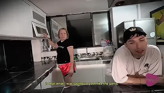 Pacarku pengen ngentot, tapi aku suka kontol, jadi ibu mertuaku bantuin aku keluar.