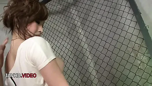 Vollbusige asiatische ehefrau verführt in einer frechen ficksession mit leidenschaft
