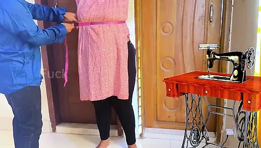 Pelanggan nakal ini ngentot sama pelanggannya di toko