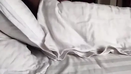 Yaşlı ama altın zenci üvey kız her zaman üvey babasının yarağını istiyor