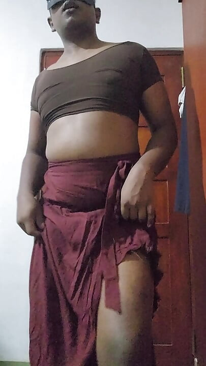 Sri Lankan Sissy Girl Ash Perera Showing Her Body