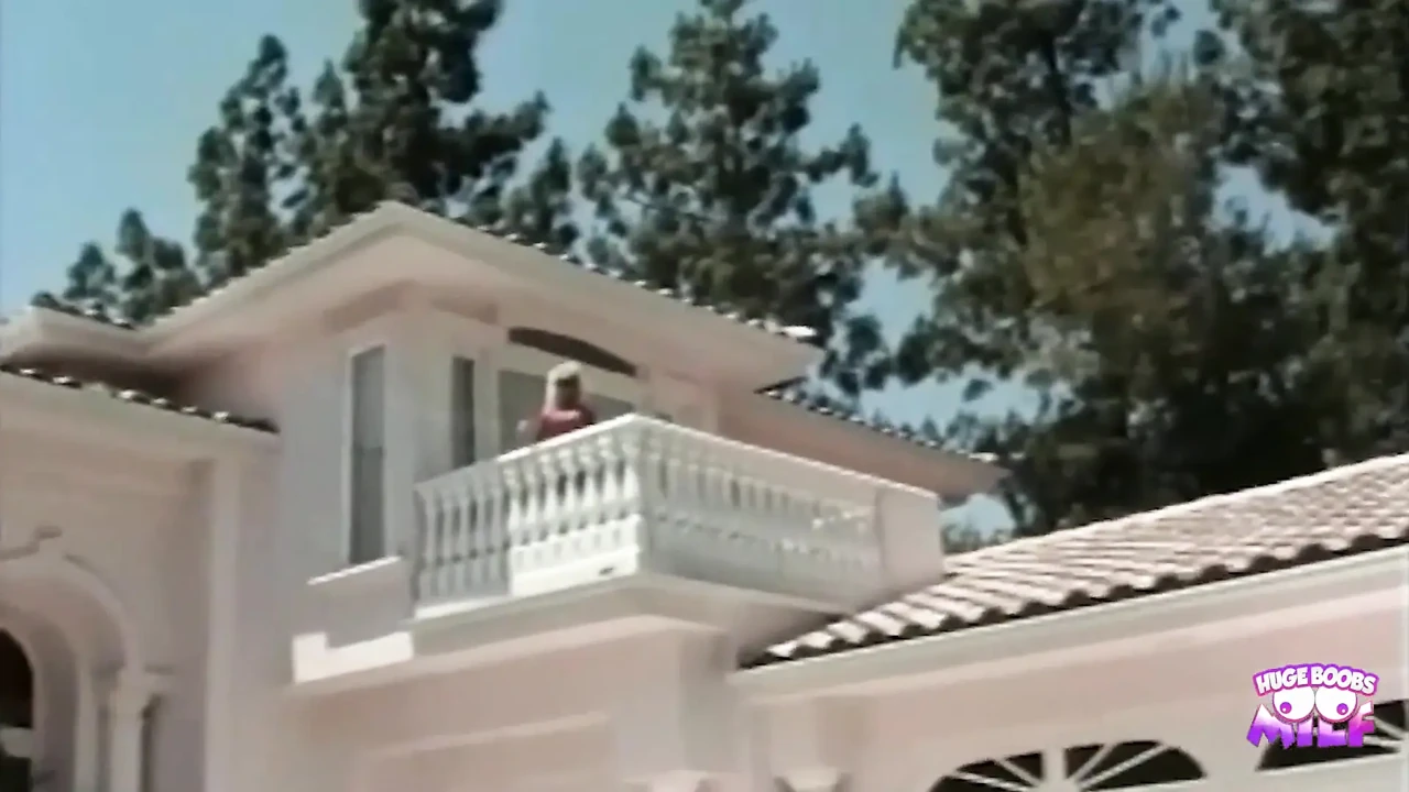 Two Friends Switch Wives Ending up in a Rough Outdoor Fuck