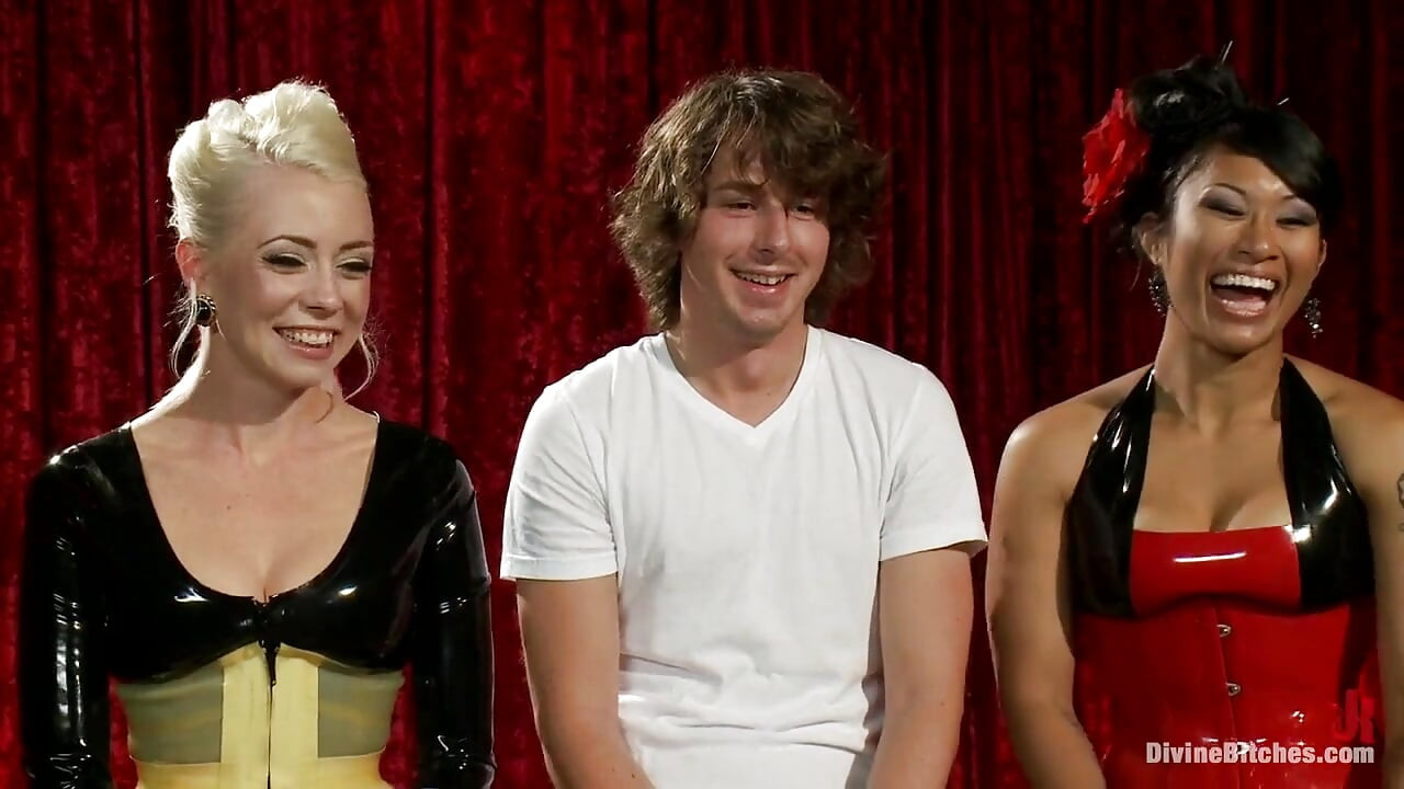 Senzație vizuală - Teatru cu dominare feminină , CFNM