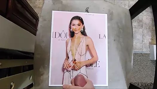 Zendaya Coleman boşalma anısına 02