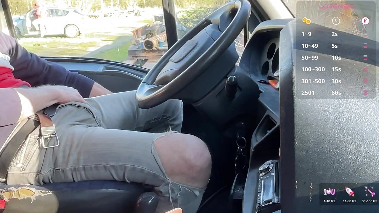 Best truck stop moment ,he stopped and stayed