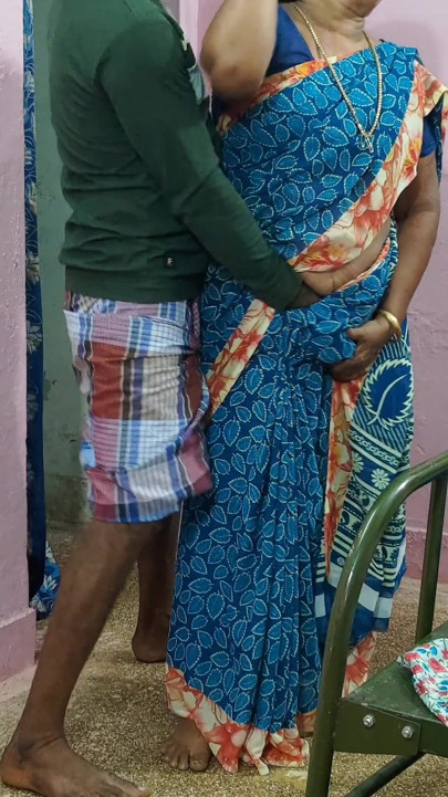 Hot Amateur Indian Mature Babe Surrenders to Deep Passionate Love