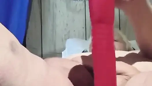 Amcığını o kadar yoğun sikiyor ki boşalıyor hellbent